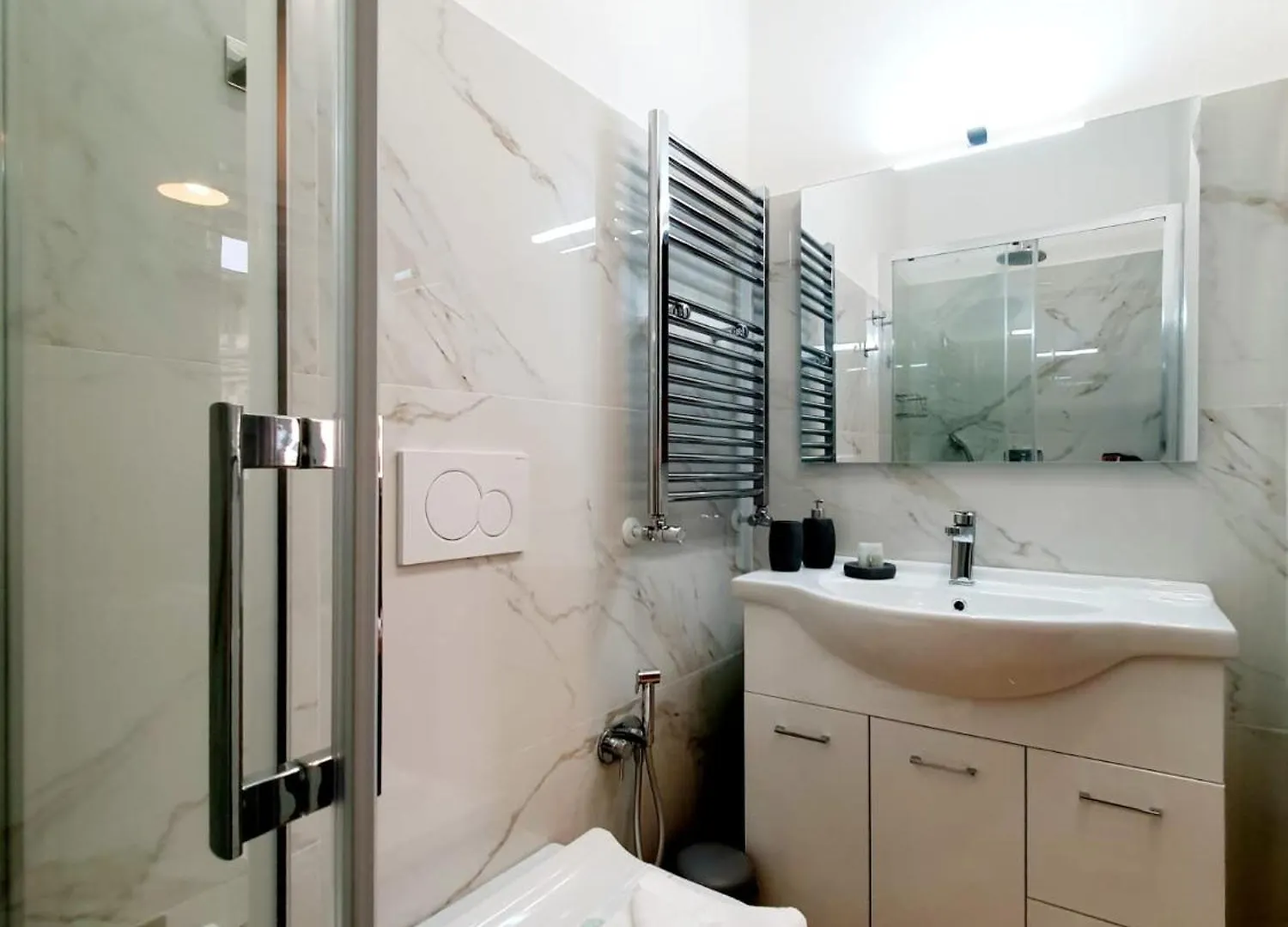 Firenze Bliss Apartment, Elegante Appartamento Centrale Con 3 Bagni Florence
